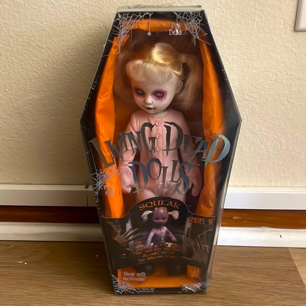 Living Dead Doll Squeak